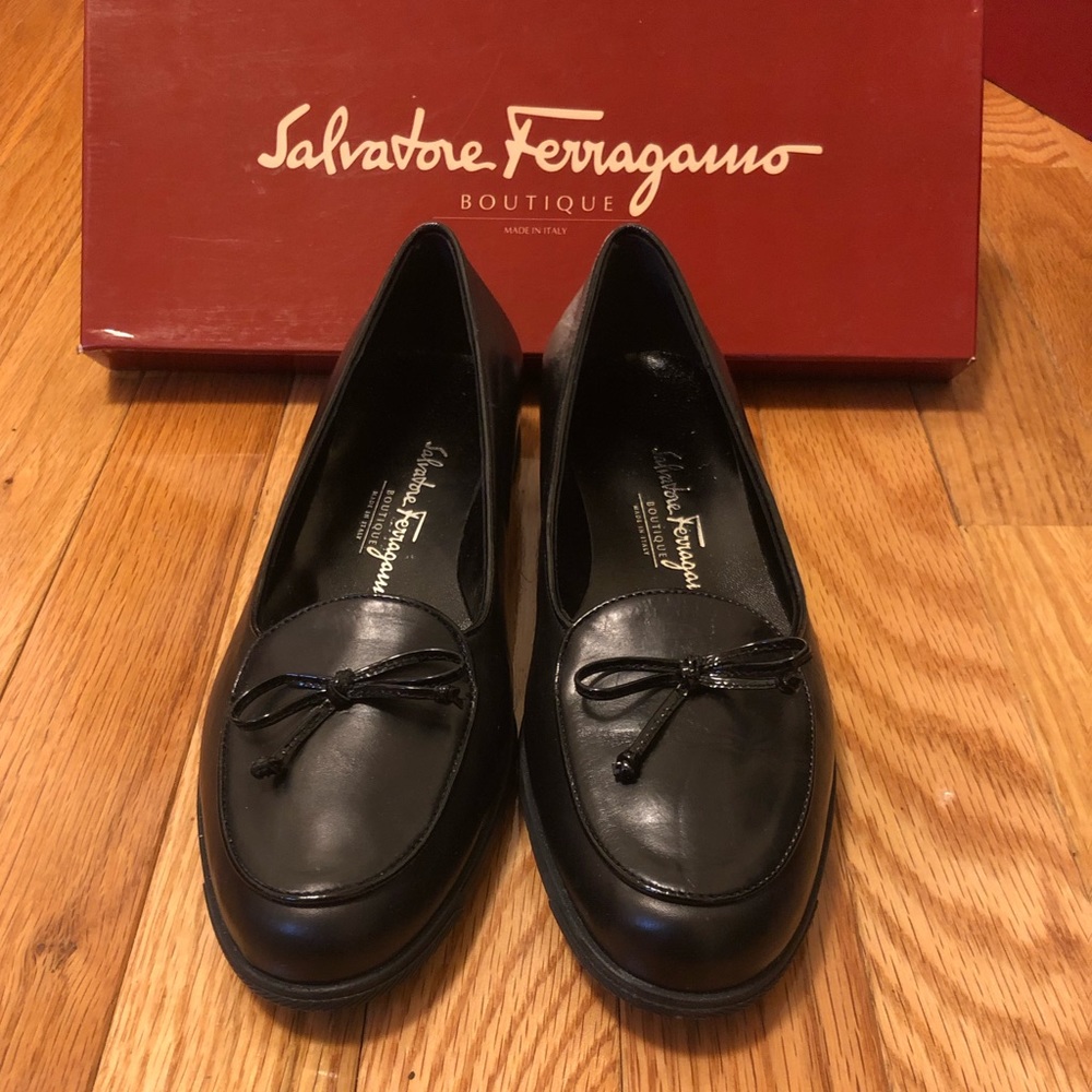 Black Ferragamo leather flats with bow, size 6.5